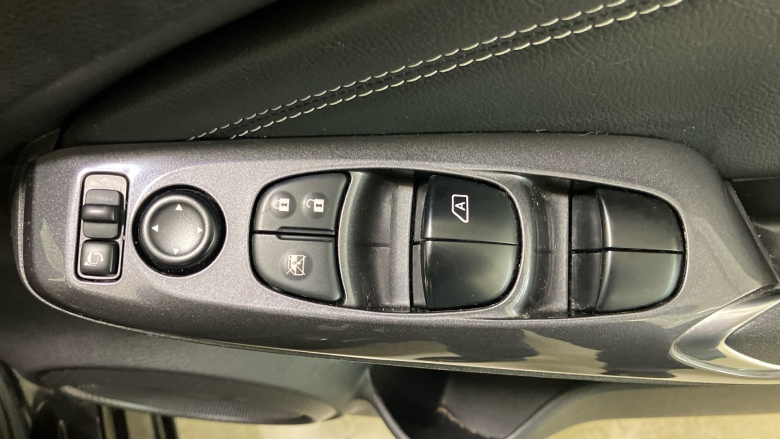 Nissan Juke 1.0 DiG-T 114 N-Connecta 5dr Petrol Hatchback